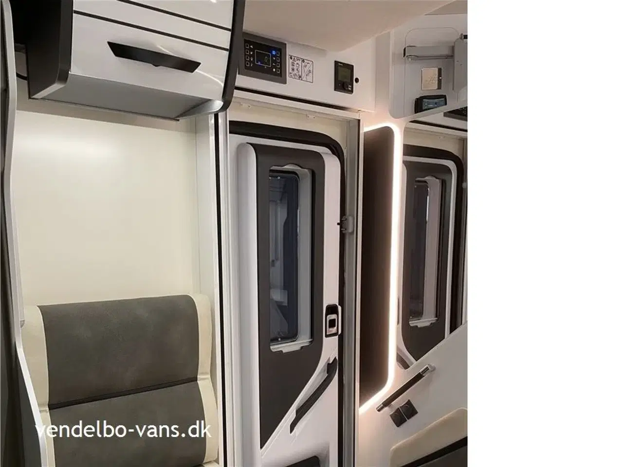 Billede 13 - 2024 - McLouis Mc4 373   Enkeltsenge og stor garage