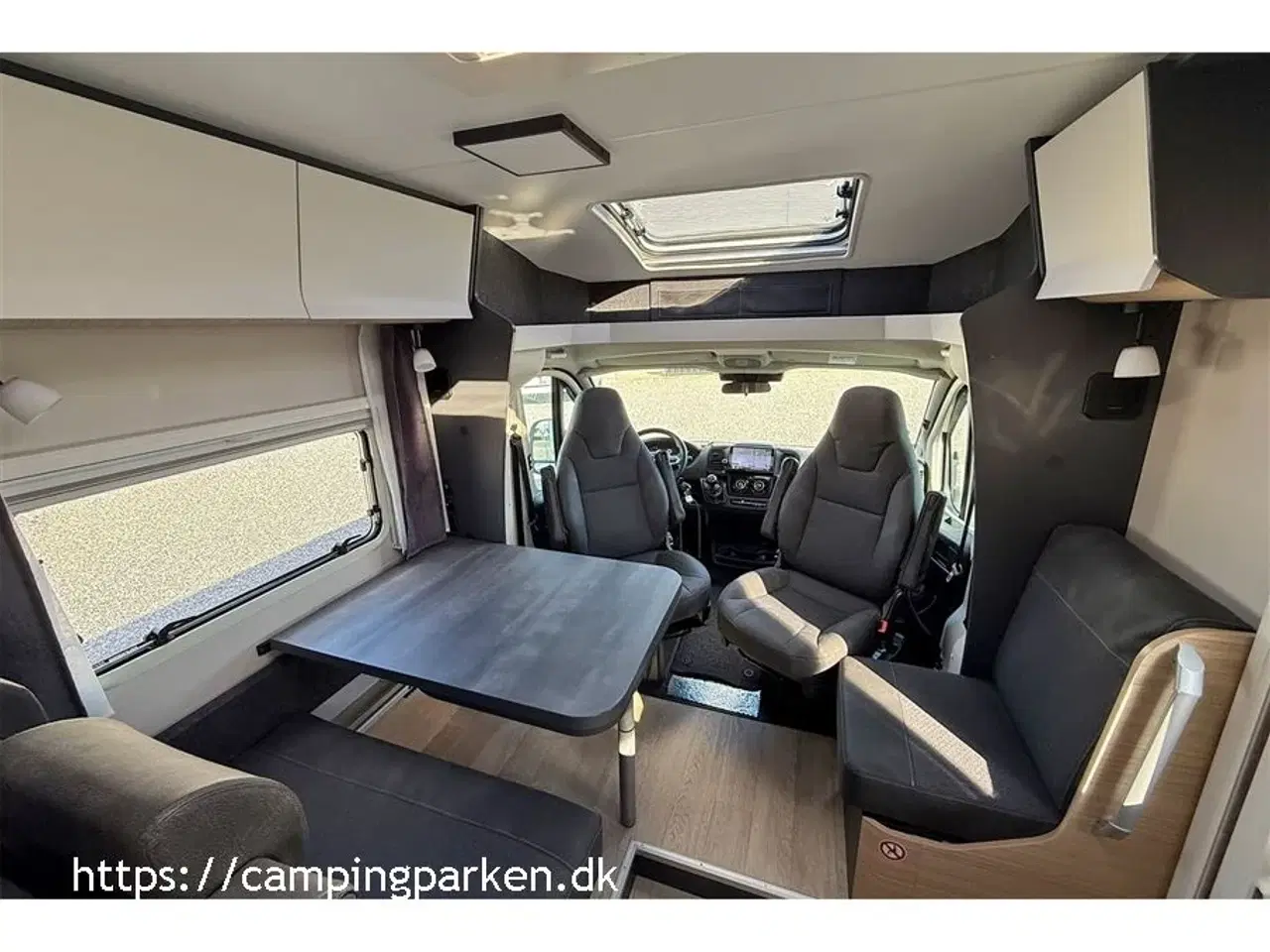Billede 3 - 2022 - Hobby Optima De Luxe T 65 GE   Populær indretning med enkeltsenge fra Hobby til en skarp pris!