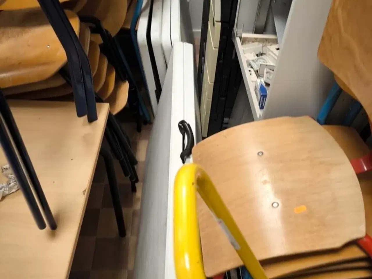 Billede 16 - Diverse borde, stole m.v.