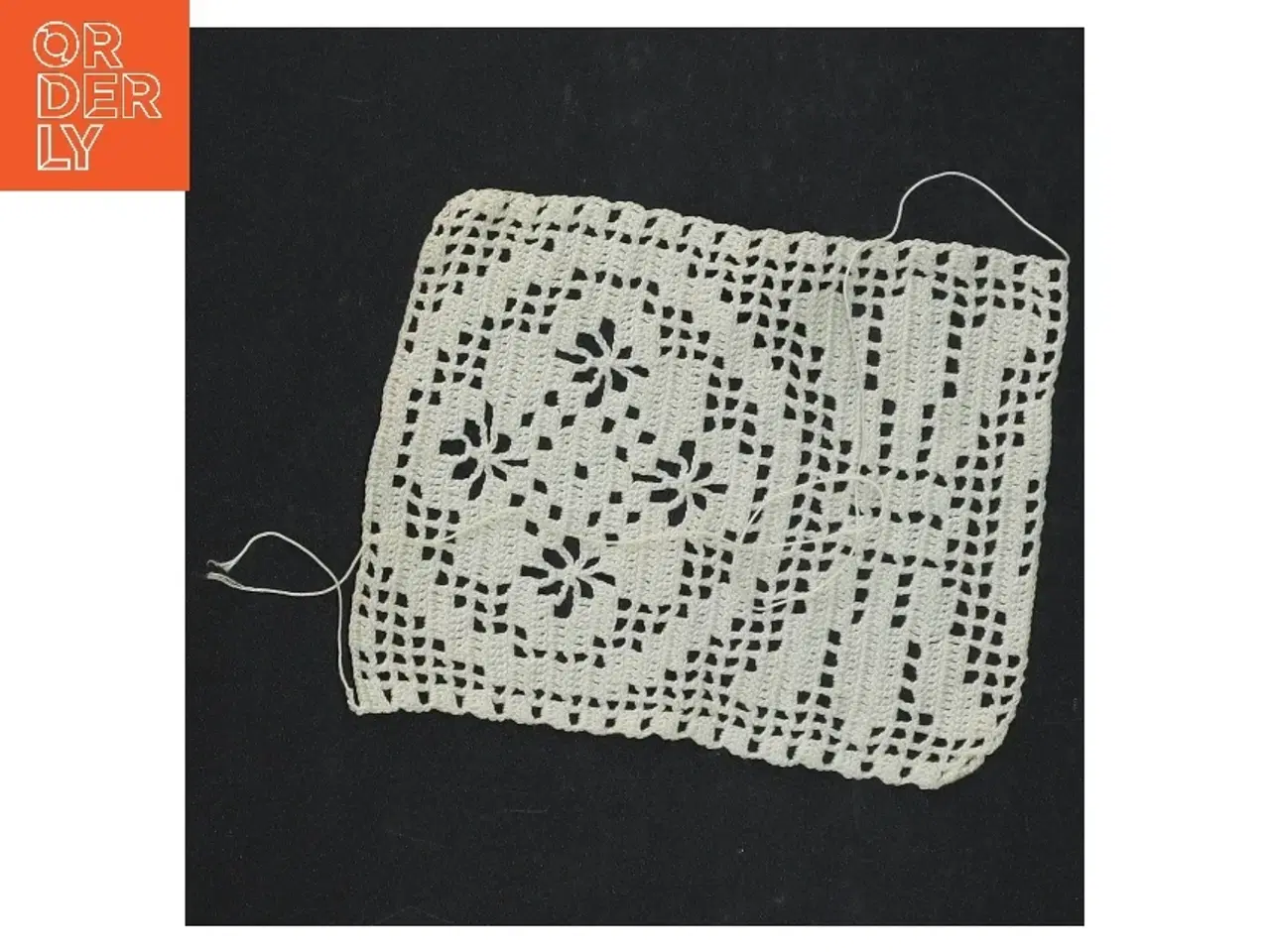 Billede 1 - Hæklet mellemstykke (str. 12 x 9 cm)