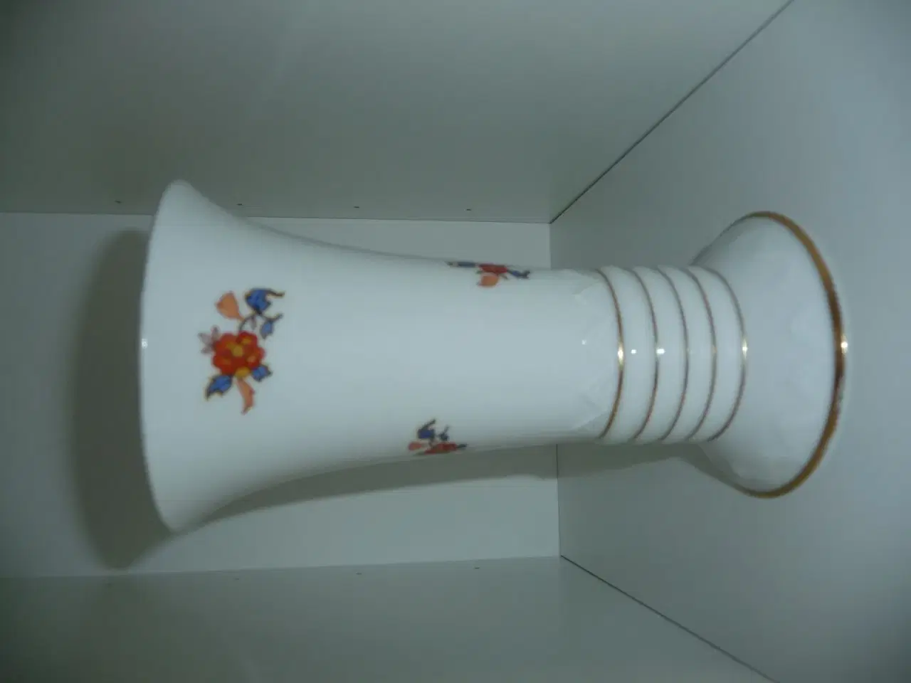 Billede 2 - porcelæns vase fra SORAU med guld 