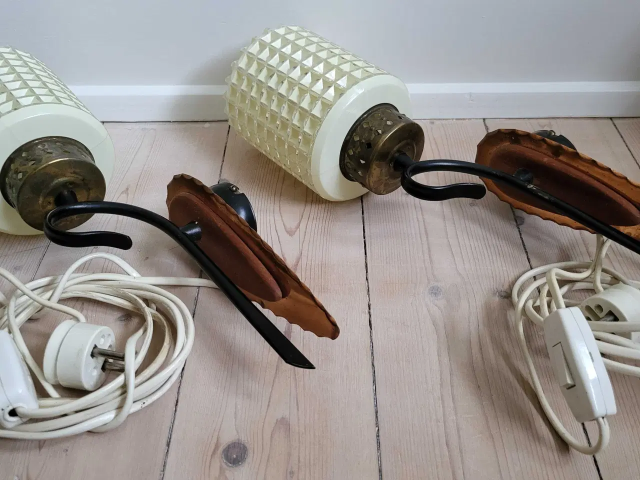 Billede 3 - Væglamper med glasskærme, retro