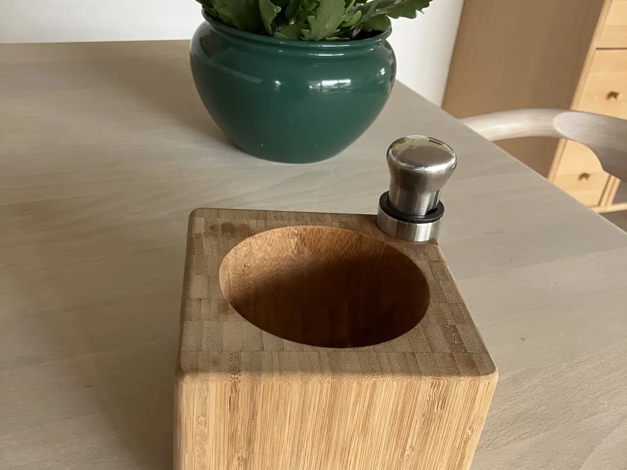 Billede 1 - Solid håndkværn i bambus/træ fra EurøEdge