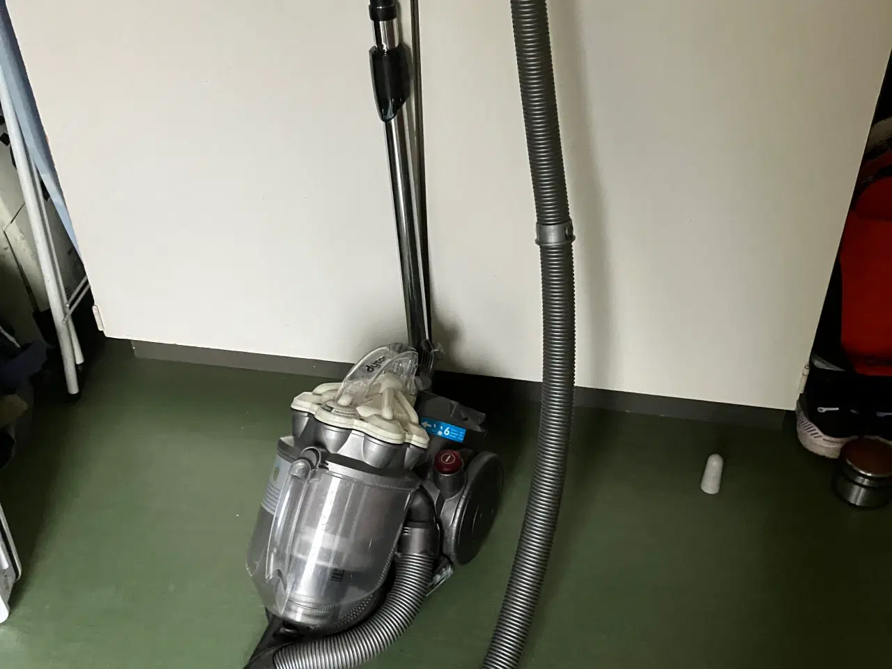 Billede 2 -  Dyson DC 19 støvsuger