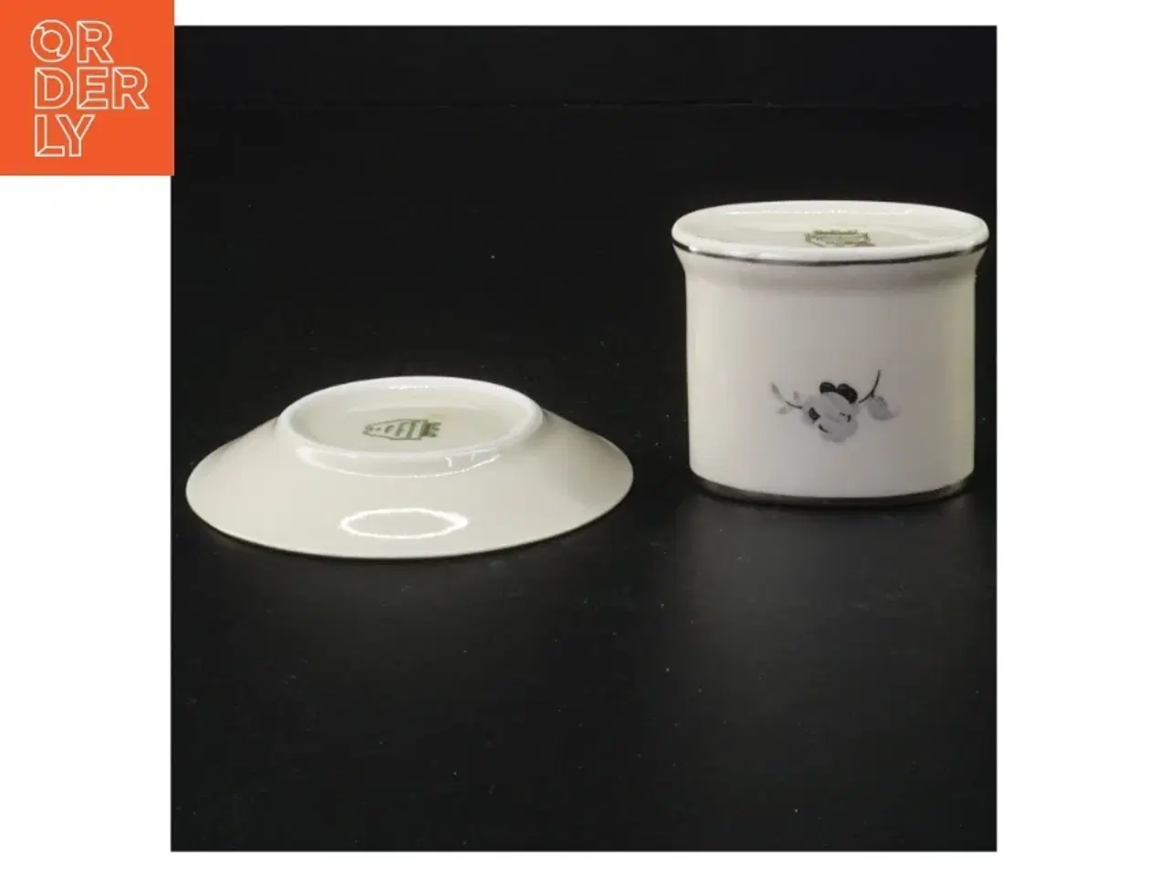 Billede 2 - Porcelænstallerken og opbevaringskrukke fra Københavns Porcellains Maleri (str. Diameter 10 cm og 6 x 5 cm)