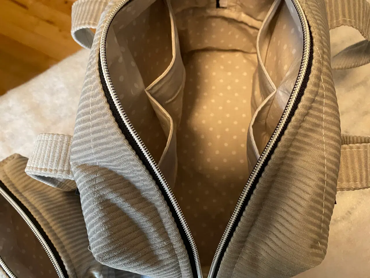 Billede 2 - Flotte toilettaskesæt