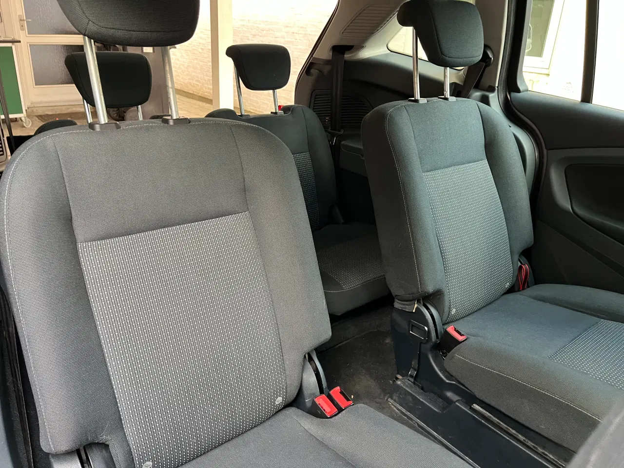 Billede 4 - Grand C-Max - Nysynet 21.04.2026 - Lavt km antal