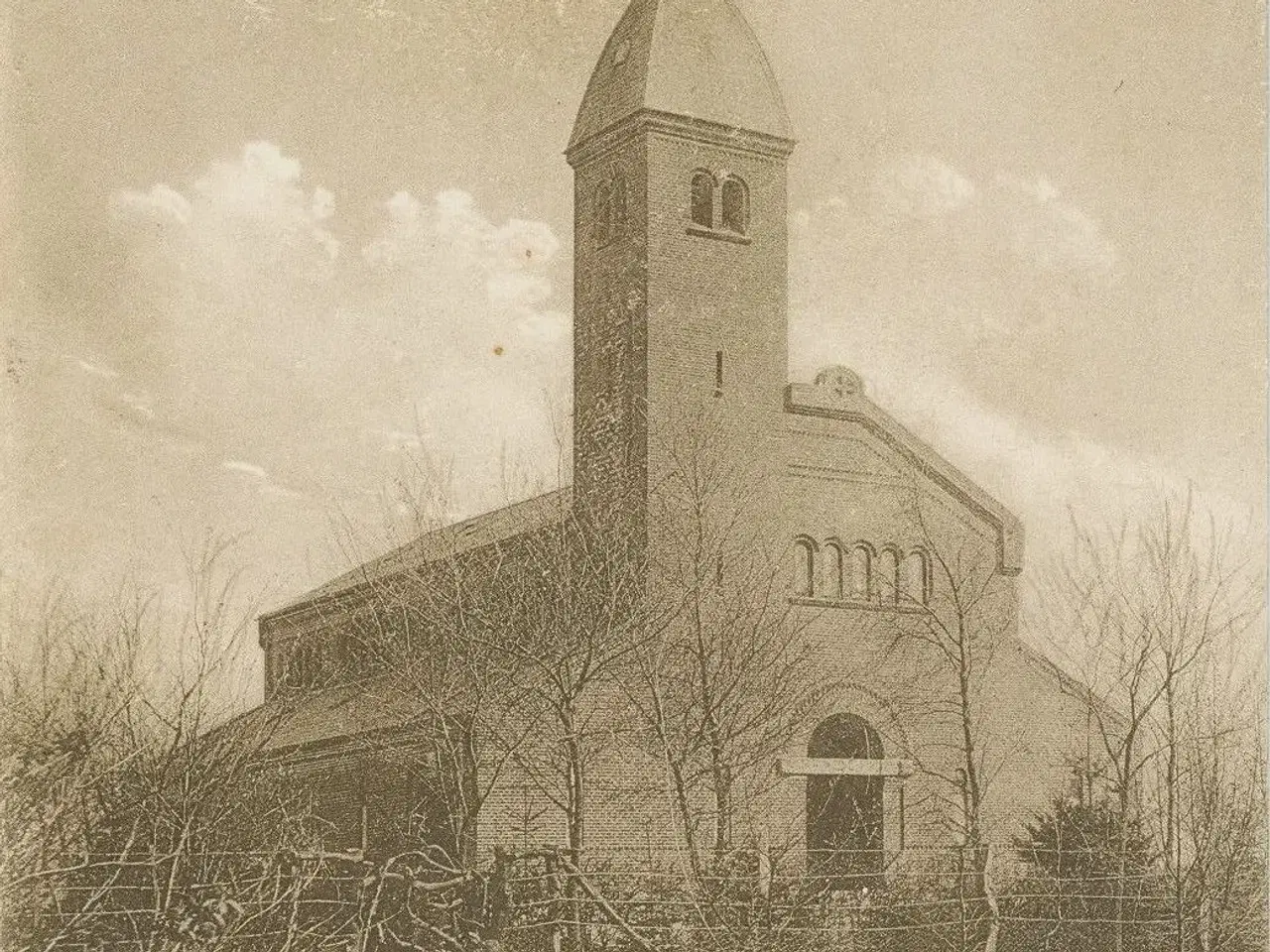 Billede 1 - Askov. Kirken, 1909