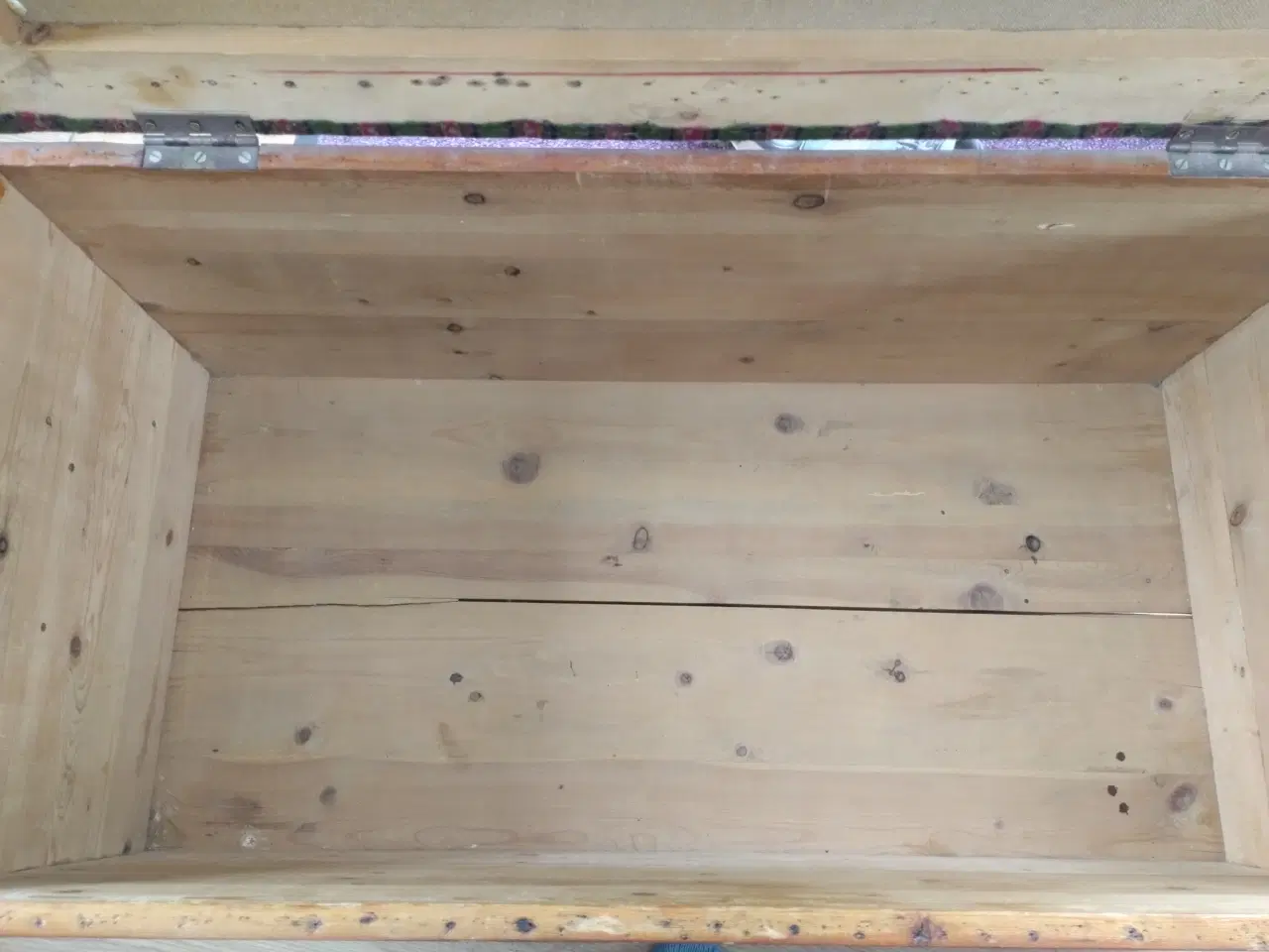 Billede 4 - Bænk/kiste med fedt betræk 