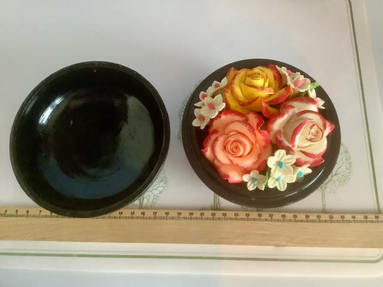 Billede 5 - Smukt håndmalet lakskrin med blomster.