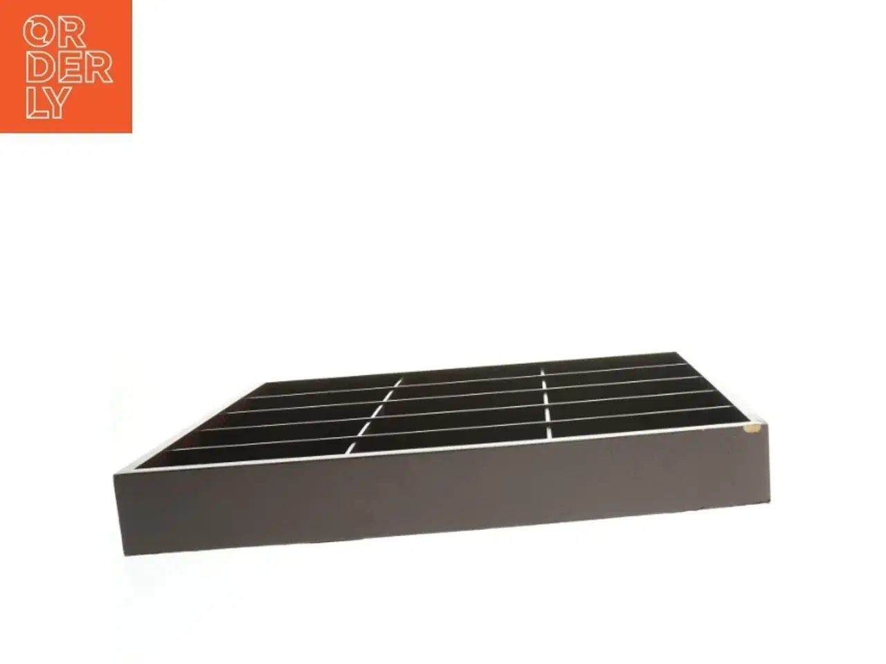 Billede 2 - 2 stk. Vægmonteret opbevaringsbakke fra Dinky Toys (str. 41 x 32 cm. 2 styk)