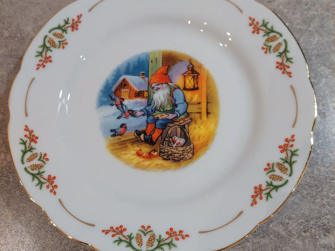 Billede 3 - Christineholm juletallerkner og lysestager 
