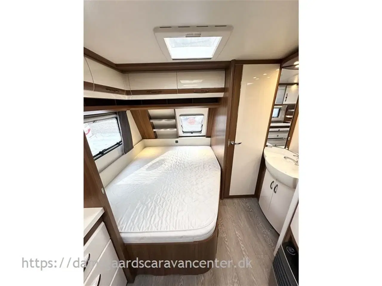 Billede 16 - 2016 - Hobby Excellent 560 CFe   Dobbeltseng-Gulvtemp.-Mover-Telt