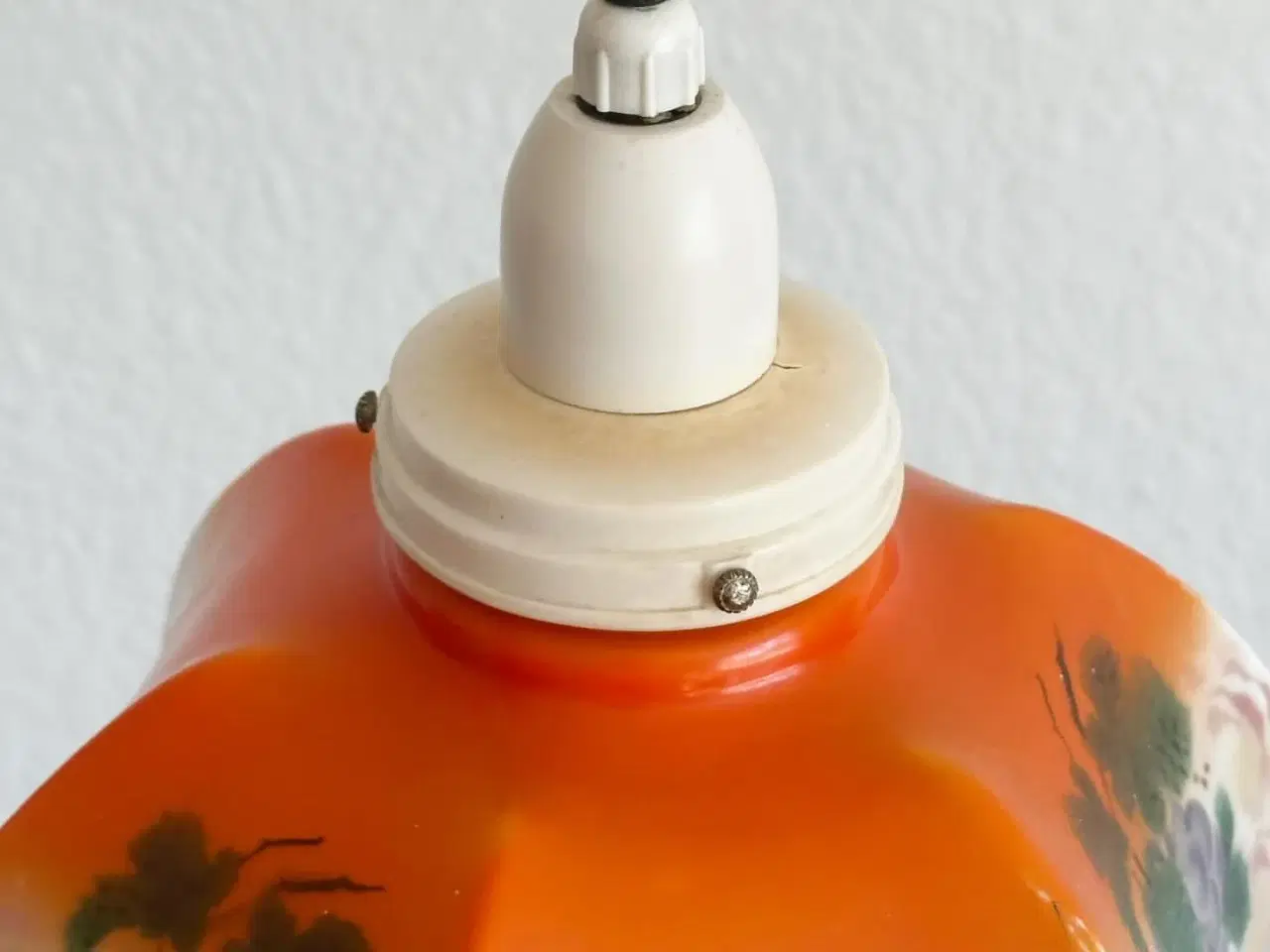 Billede 4 - Gammel loftslampe, bemalet opalineglas, NB