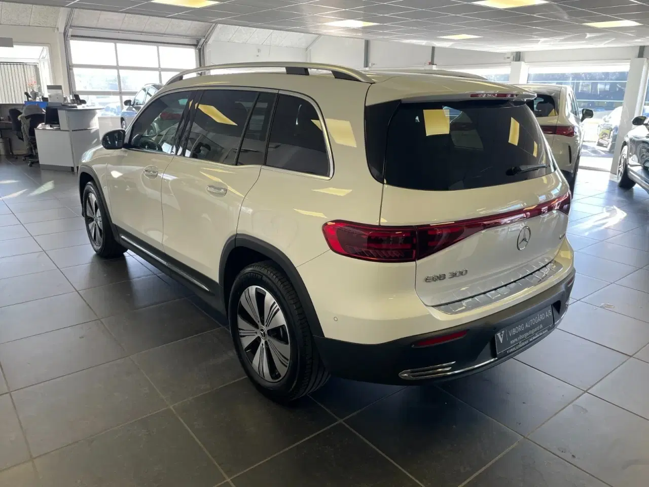Billede 3 - Mercedes EQB300  Progressive 4Matic