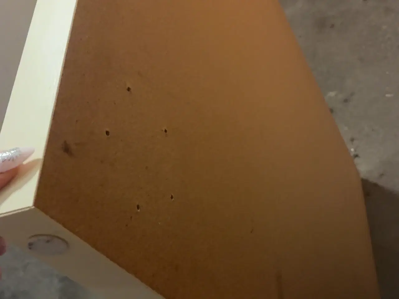 Billede 4 - Flot hvidt bord med 4stk hvide ben 