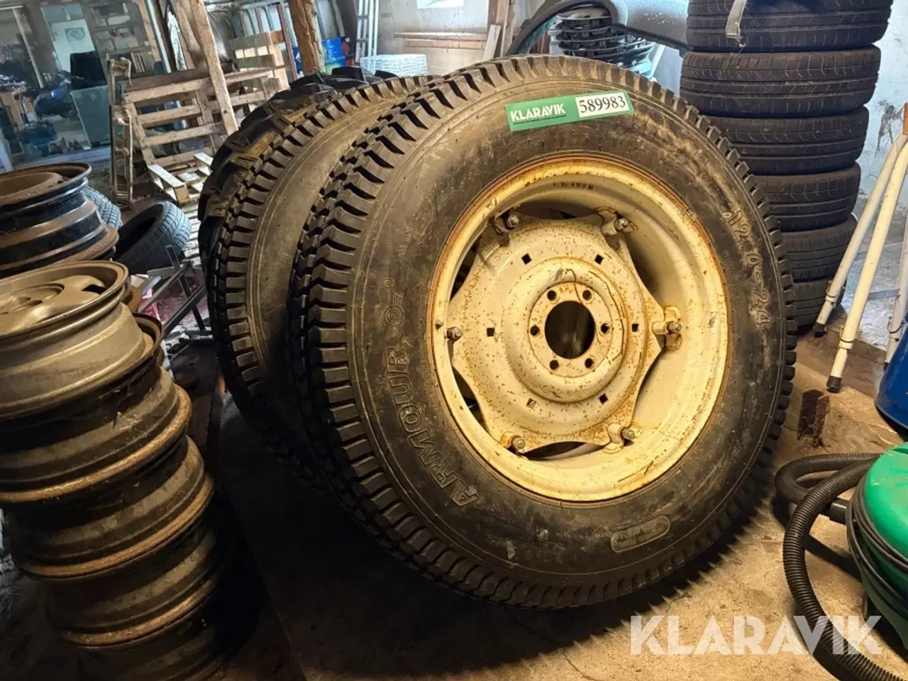 Billede 3 - Traktordæk Armour på fælge - 2 stk