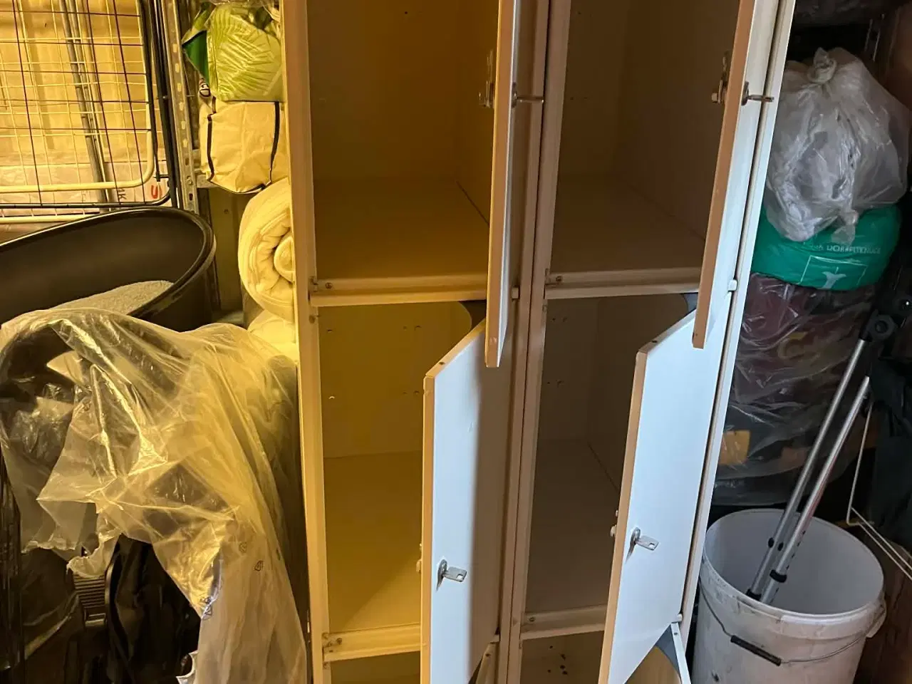 Billede 2 - Metal skab.   