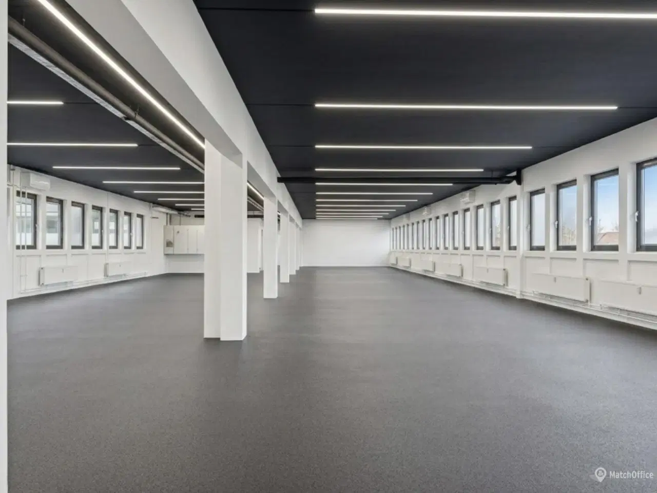 Billede 3 - Avedøre - 1.157 m² lager/showroom og kontor samt 600m² indhegnet oplagsareal.
