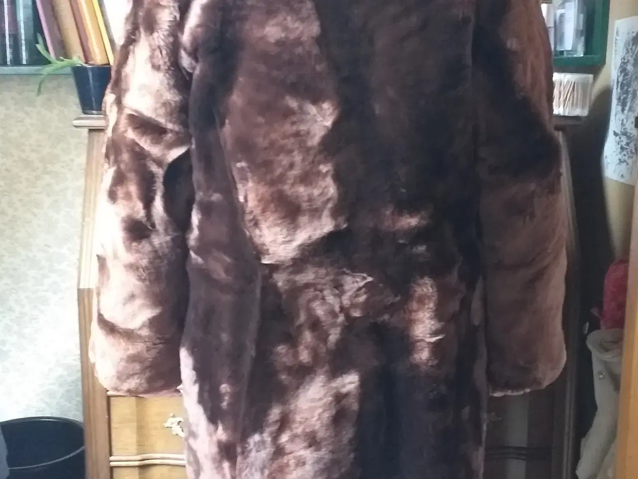 Billede 11 - Pels jakke ikke ægte str.38 -40,