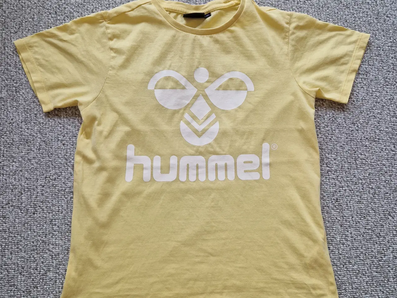 Billede 1 - Hummel T-shirt str 128