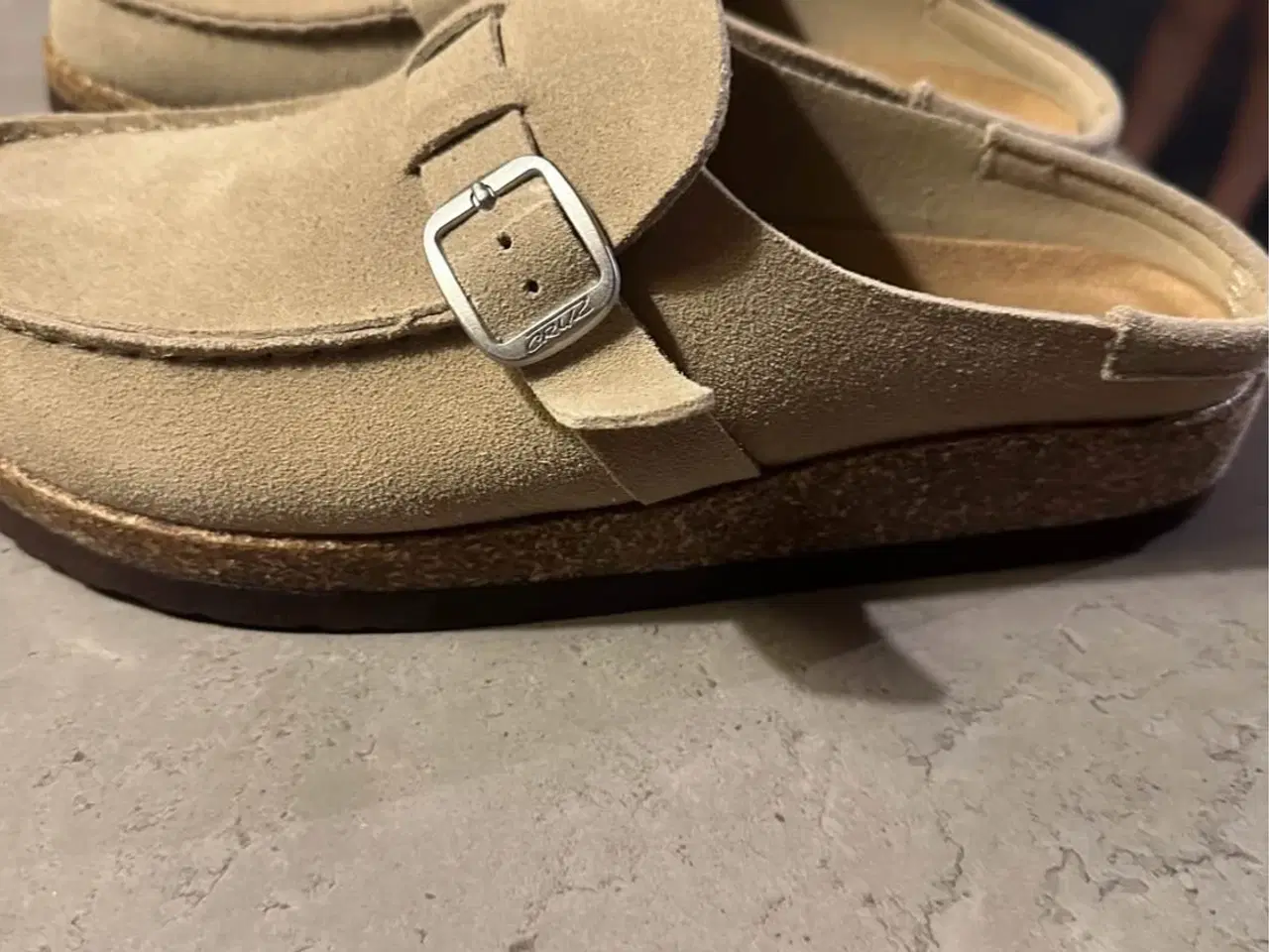 Billede 1 - Helt nye slippers str 42 sælges