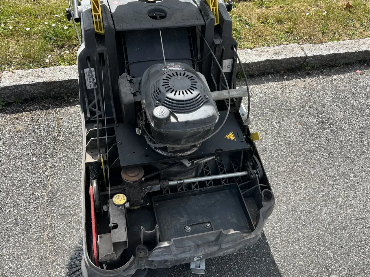 Billede 2 - Karcher fejemaskine 