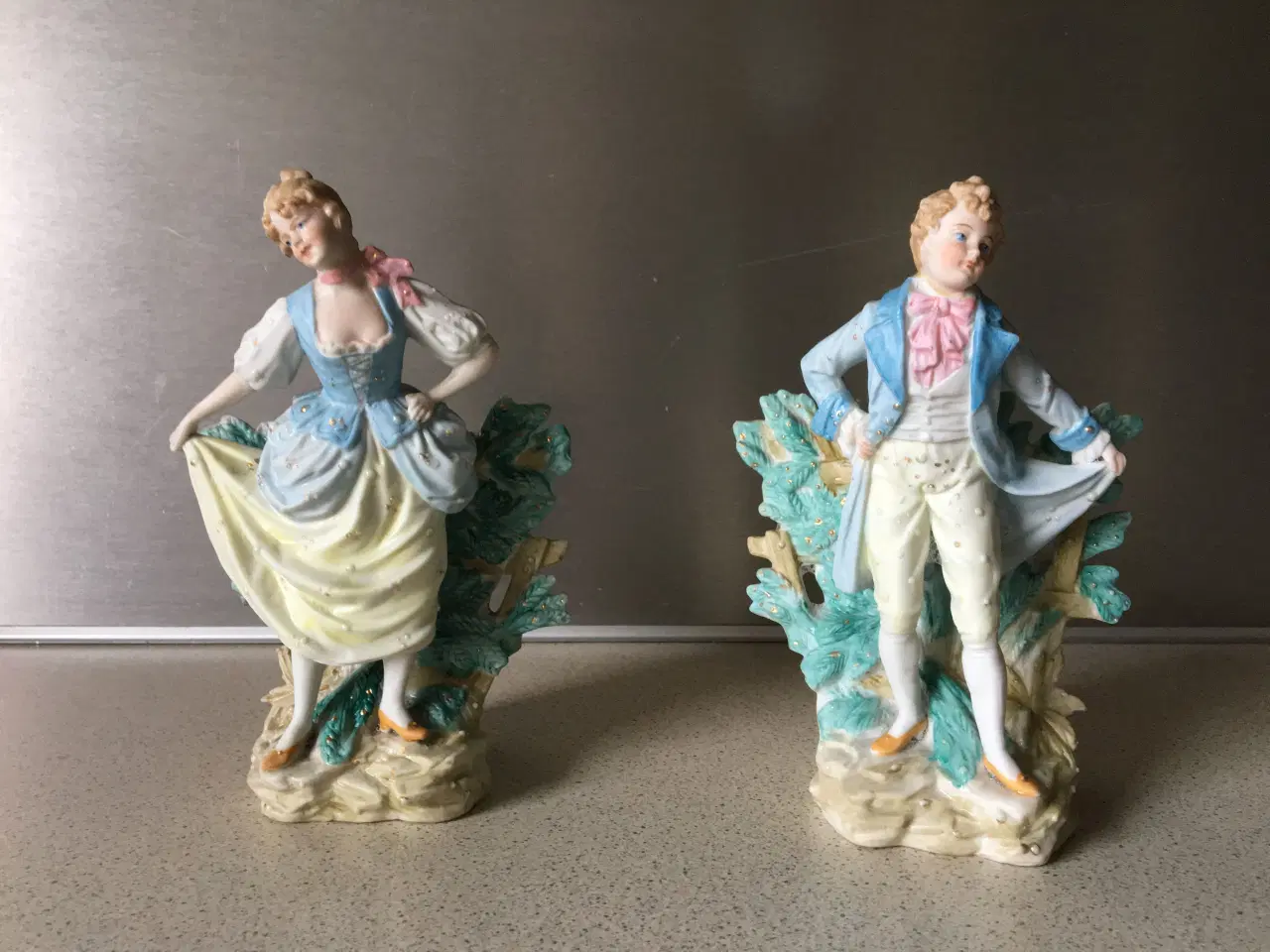 Billede 1 - Bescuits  porcelæns figur 2 stk.