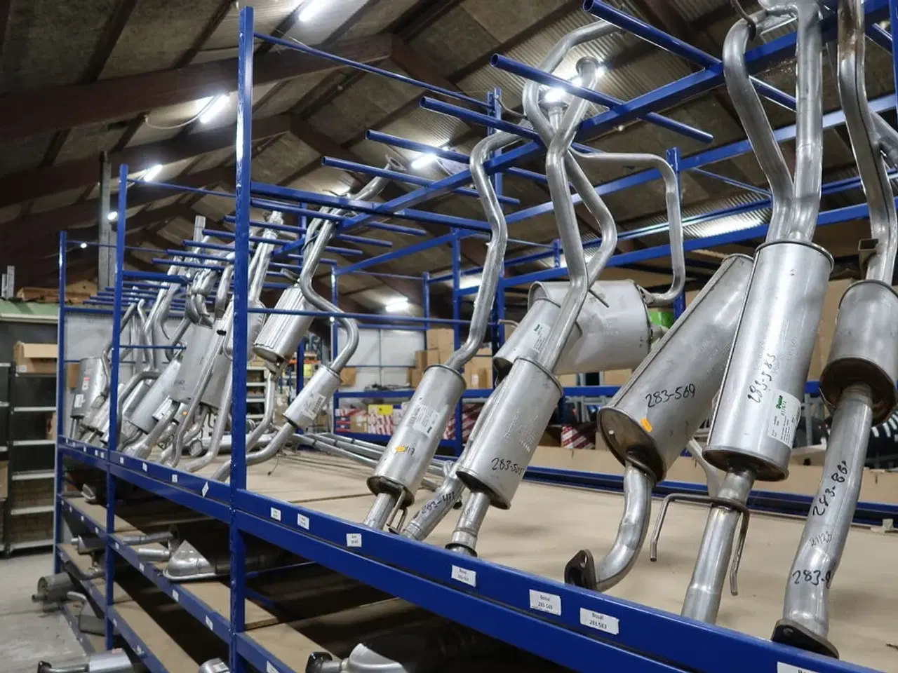 Billede 8 - Indhold i lagerreol