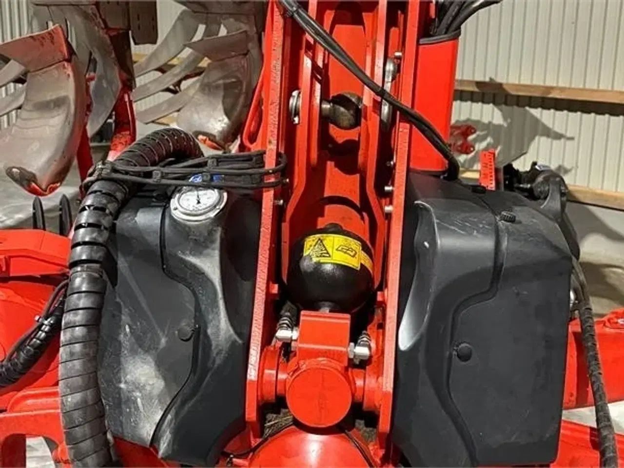 Billede 3 - Kuhn Varimaster L Med pakker på - plovet 500 ha