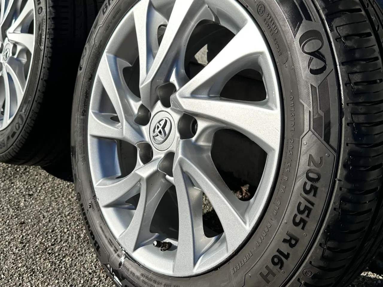 Billede 2 - Toyota 16” Alufælge m.sommerdæk