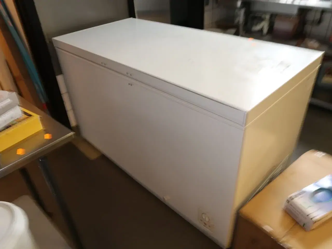 Billede 1 - Kummefryser LOGIK LCF420W23E uden indhold