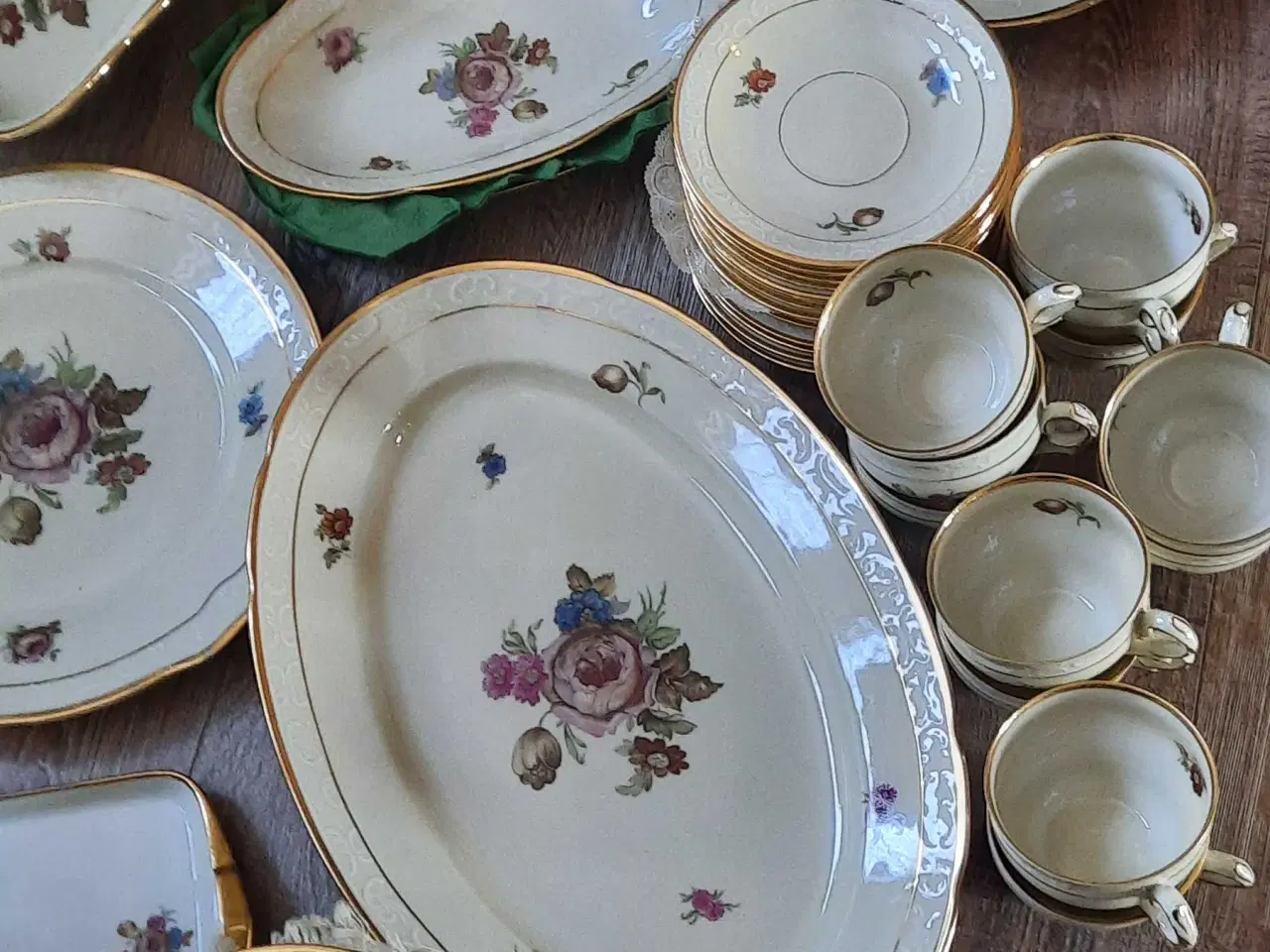 Billede 2 - Rosenborg spise- og kaffestel.  