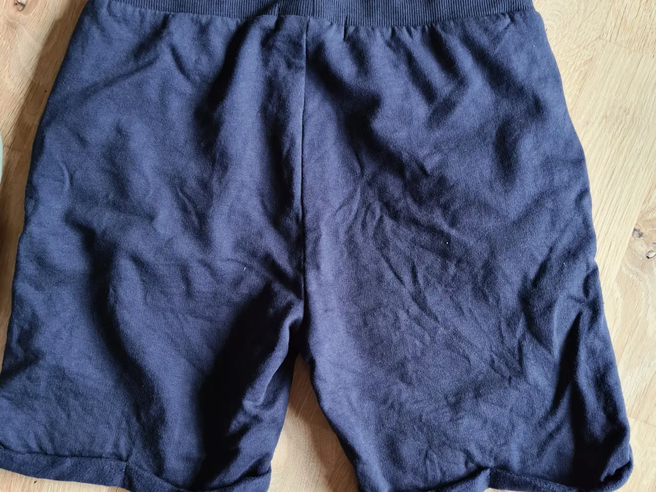 Billede 5 - NYE shorts str 134