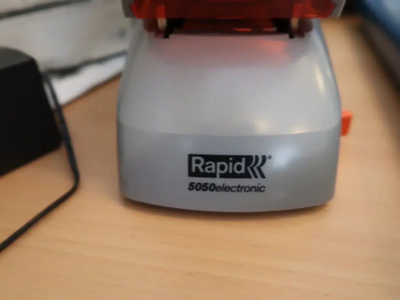 Billede 10 - Hulmaskiner, skæremaskine DAHLE 561, hæftemaskine RAPID 5050electronic