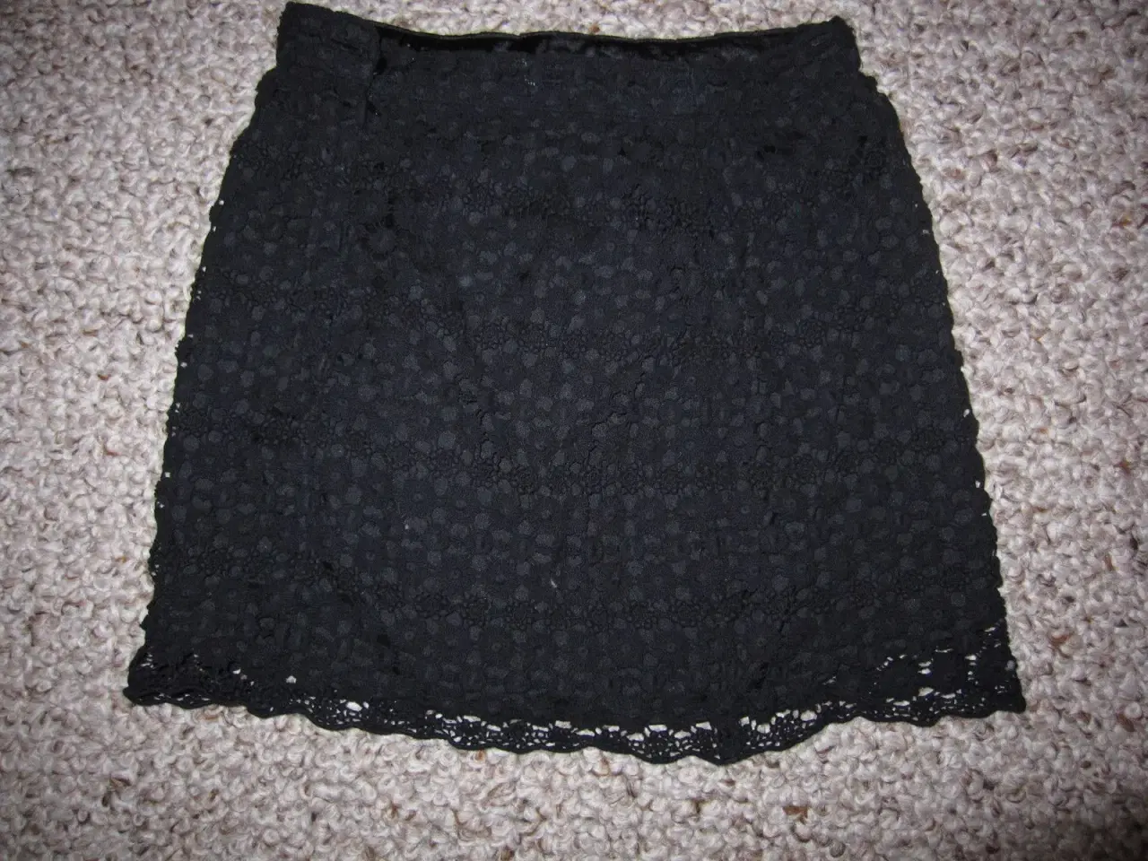 Billede 1 - Blonde sort nederdel str. 34