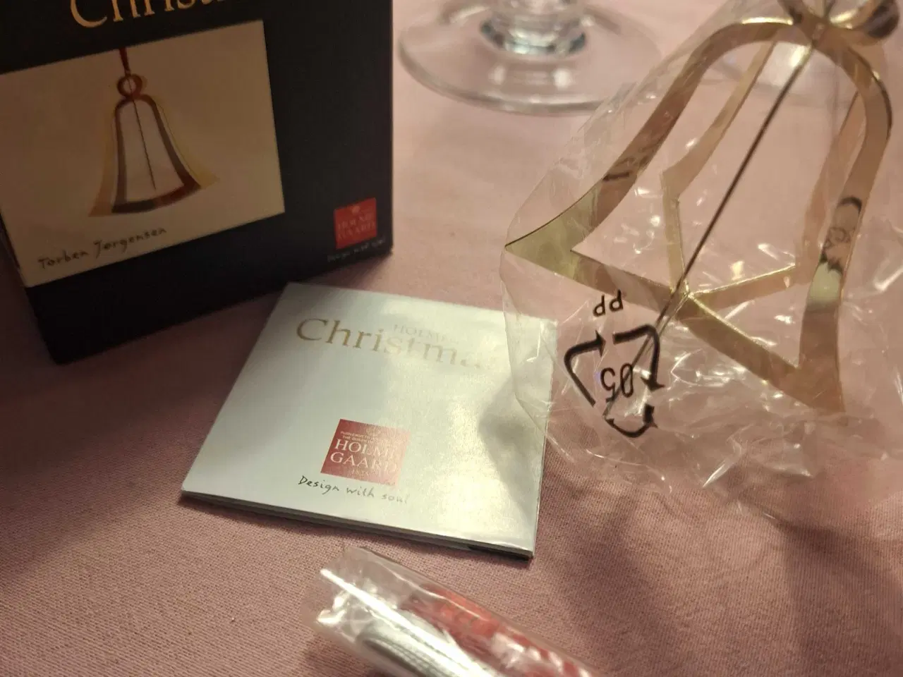 Billede 1 - Juleklokke fra Holmegård, guld