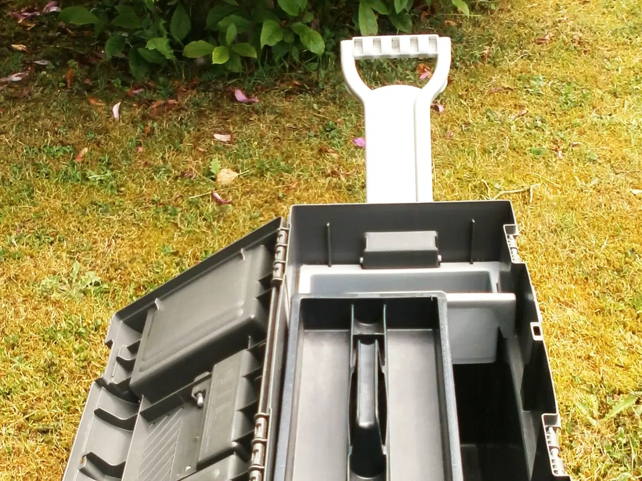 Billede 2 - CURVER Værktøjsvogn med Håndtag & Hjul, Grå