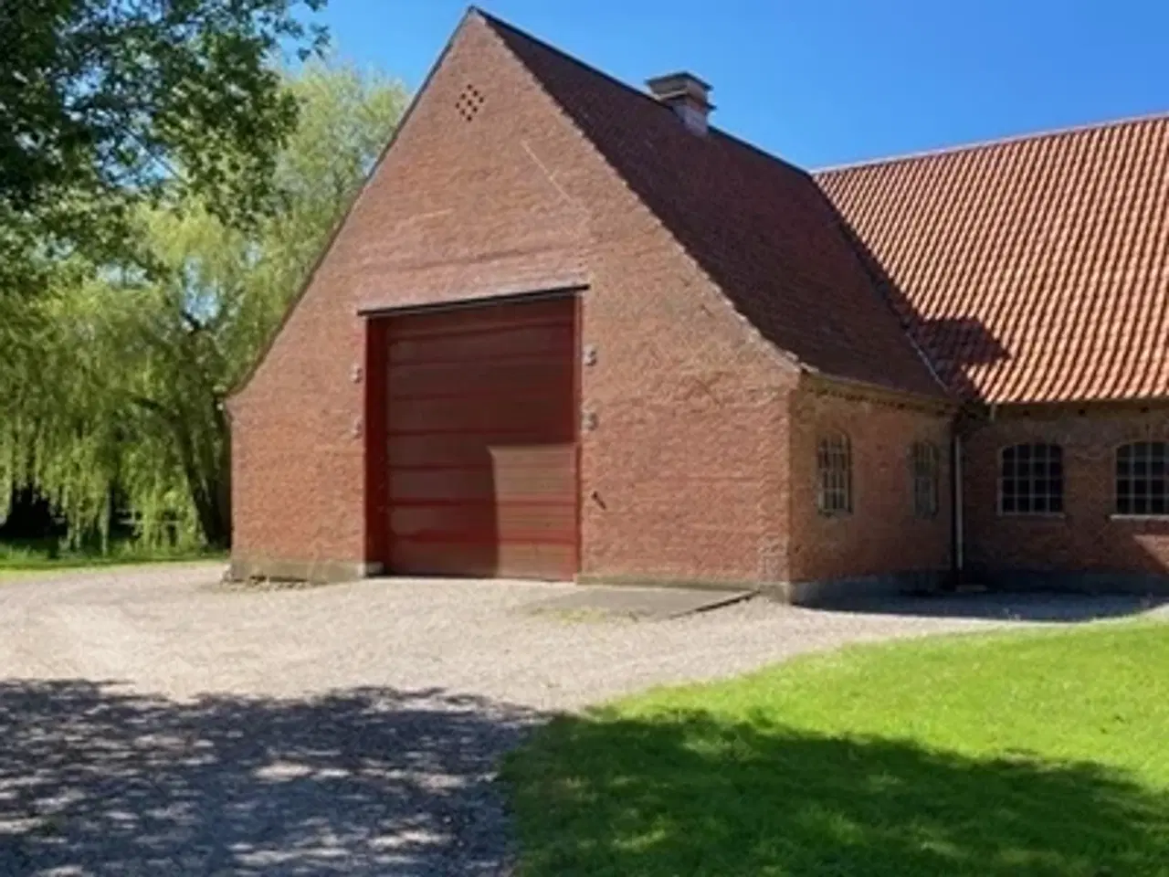 Billede 1 - 300 m2 uisoleret højloftet lagerhal