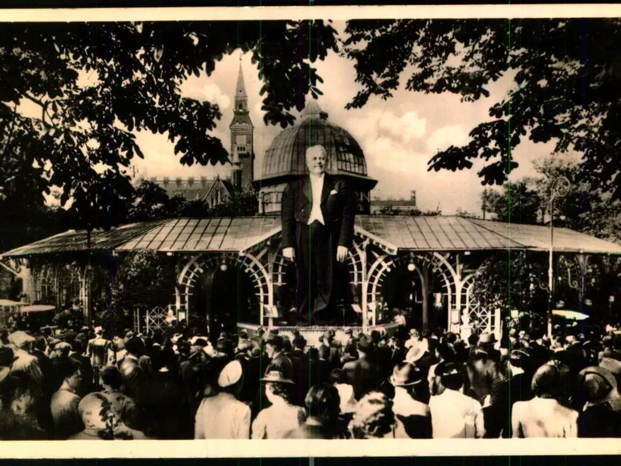 Billede 1 - København - Tivoli - Glassalen - Kapelmester Hjalm Koefoed - Chr. Olsen 13 - Ubrugt