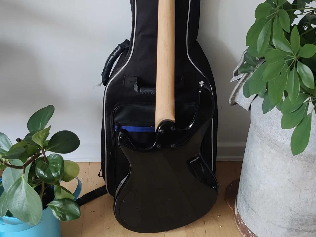 Billede 2 - Jr. Bass med taske