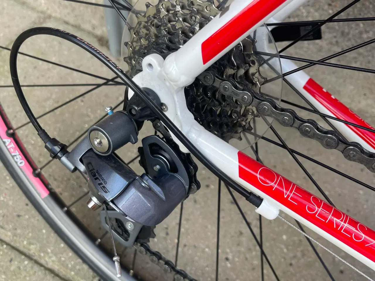 Billede 4 - Trek One Series 1.1 Racercykel