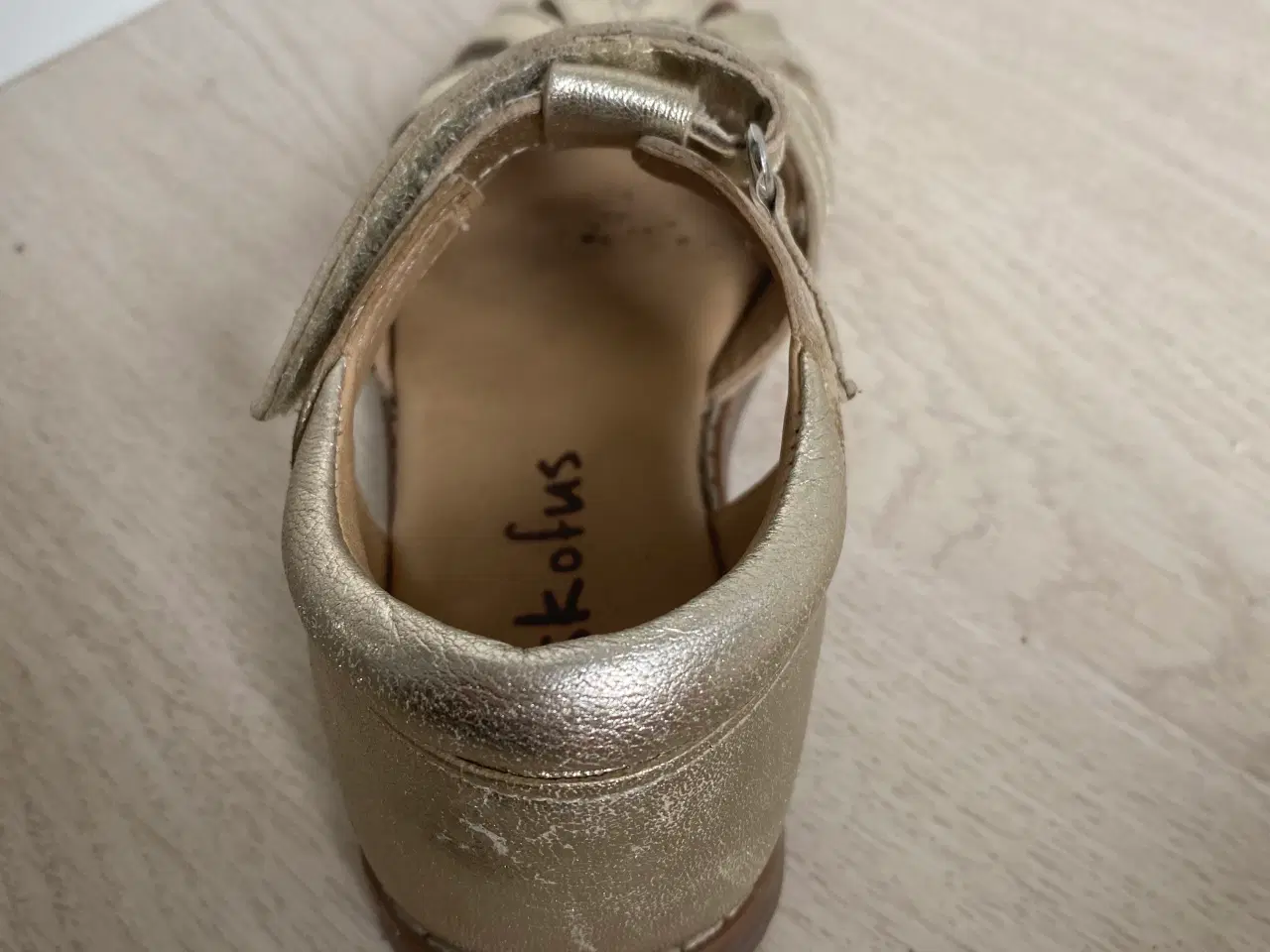 Billede 9 - Sandaler i guld 