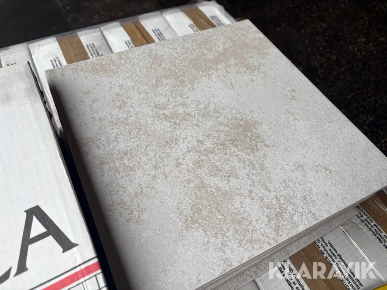 Billede 1 - Fliser Majorca Sugheri beige -900 styks - 92,8 kvm