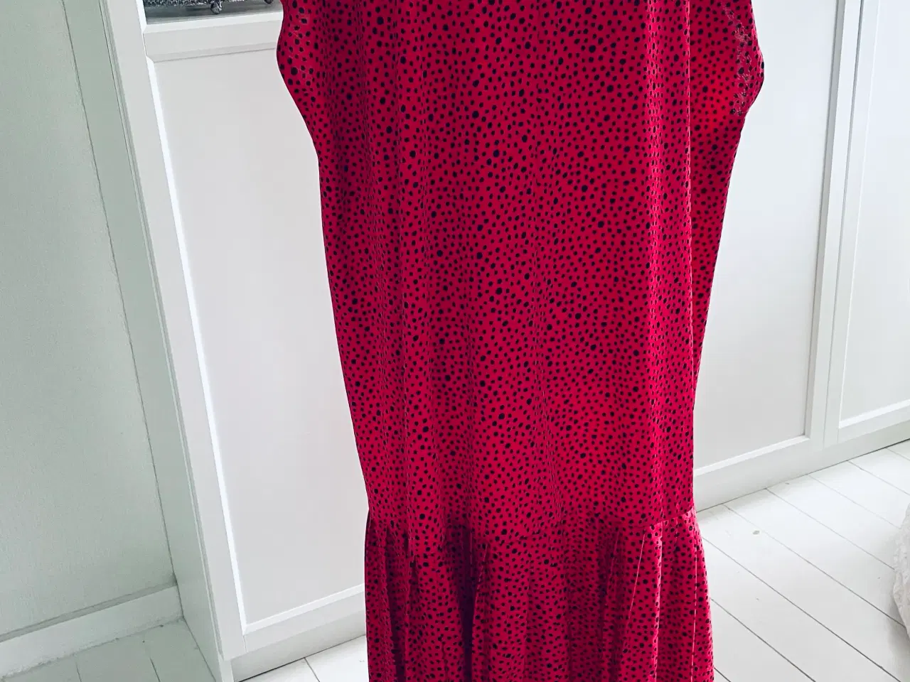 Billede 6 - + size kjole fra Paige made in England