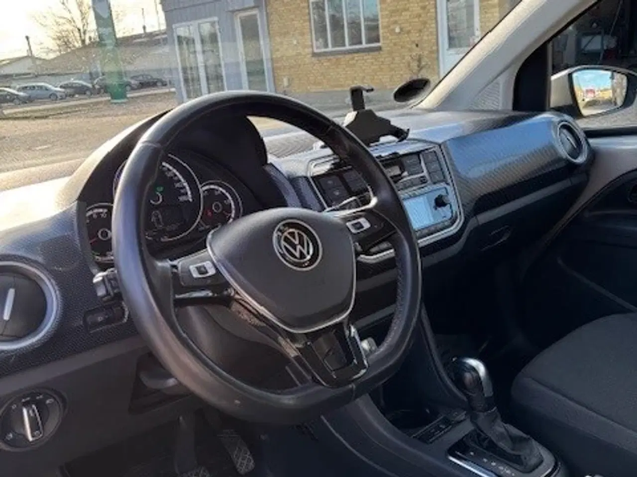 Billede 6 - Velholdt VOLKSWAGEN E-Up!