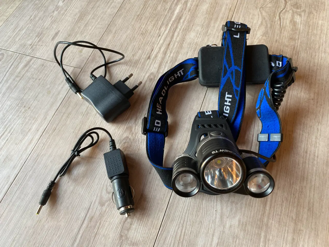 Billede 1 - Pandelygte med genopladelig batterier.