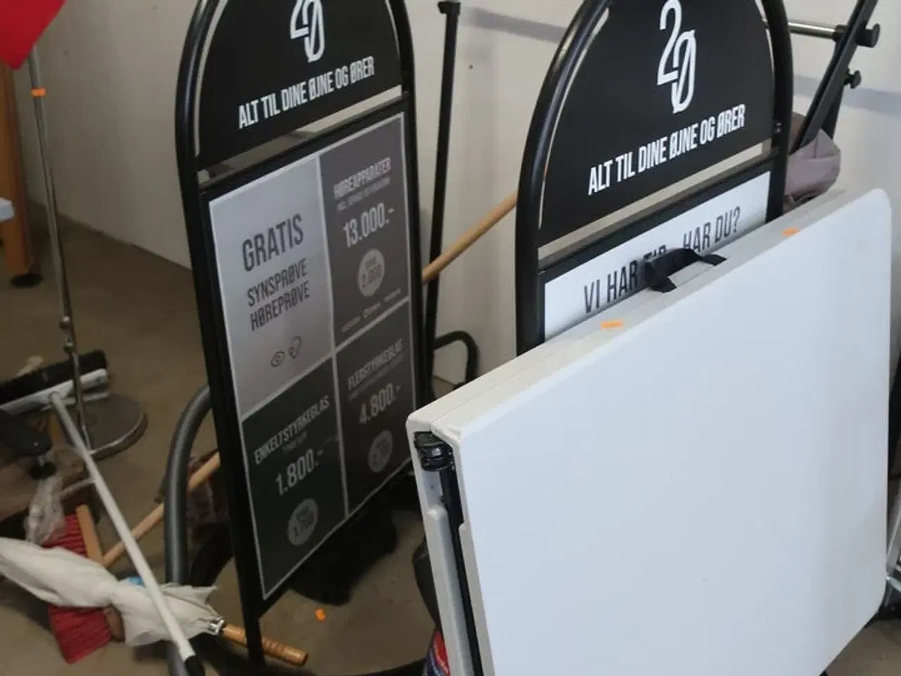 Billede 2 - Stige, bord, skilte, støvsuger m.v.