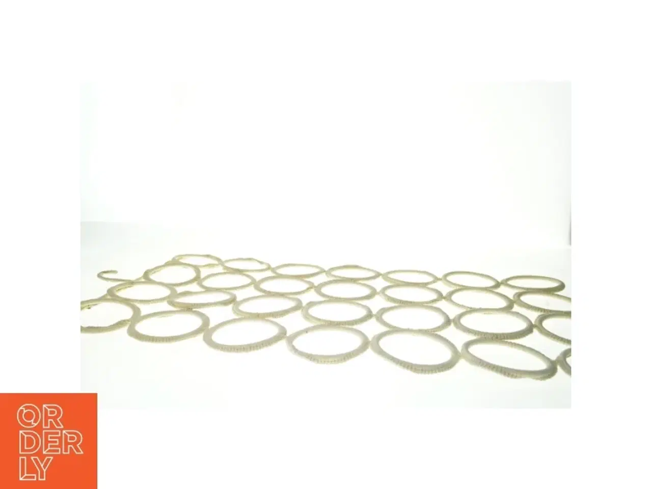 Billede 3 - Bøjle til tørklæder mm fra Ikea (str. 85 x 43 cm)