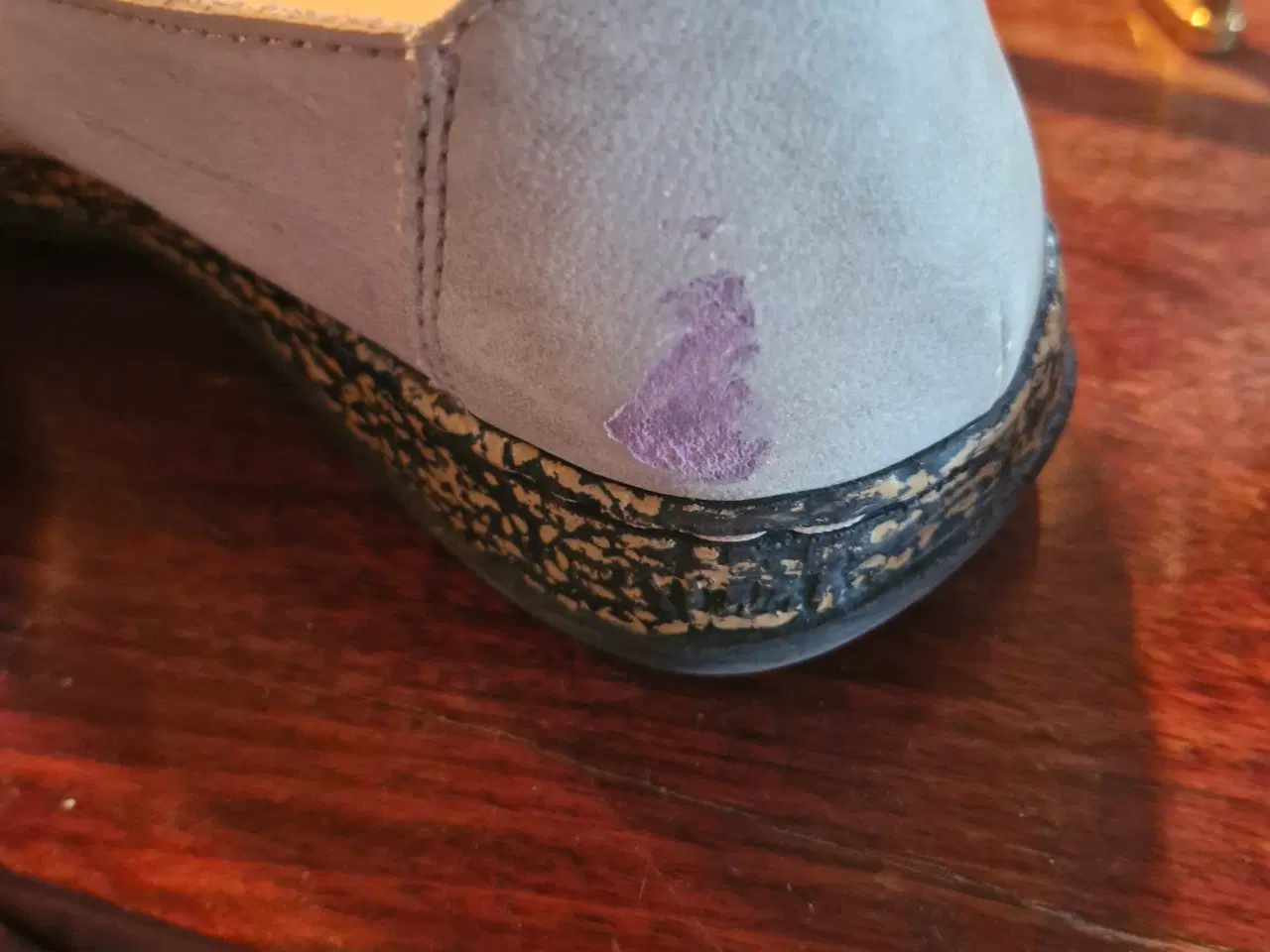 Billede 3 - Marget fin sko dov har en mærk bag en sko .di fra 